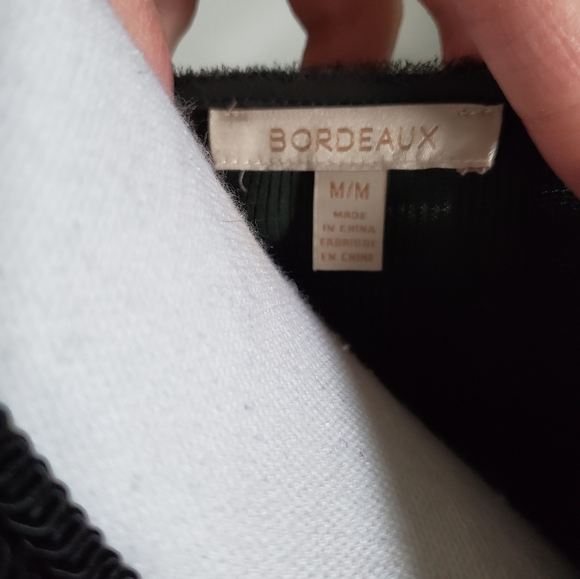 Bordeaux Ribbed Top with Pleated Back - Picture 6 of 8